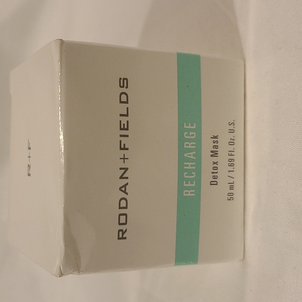 Rodan + Fields Recharge Detox Mask